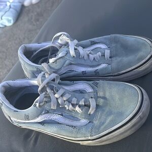 Blue old vans shoes worn a bunch of times going for $10-$15 size 6 1/2 men's